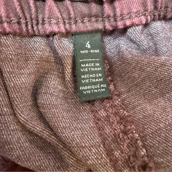 WHBM Mid-Rise Everyday Soft Denim Utility Slim Ankle Jeans Size 4 Burgundy - Picture 10 of 16